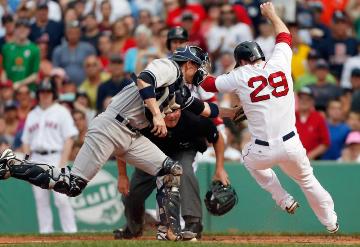 Ex-Knight Chris Stewart of the Yankees Makes Great Catch & Throw vs. Red Sox.